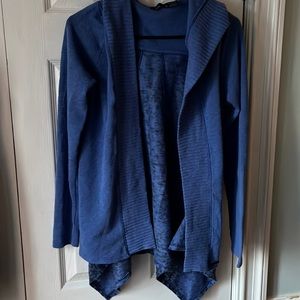 PrAna hooded waterfall style cardigan blue with black print design size Medium